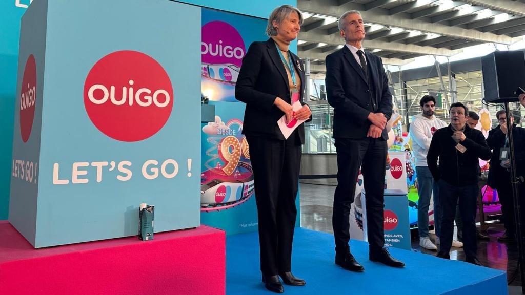 Hélène Valenzuela, directora de Ouigo en España, y Alain Krakovitch, presidente de Ouigo en España, en la inauguración de la línea en Málaga.