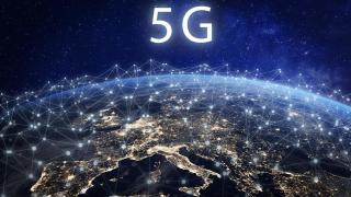 Ilustración del 5G sobre un mapa de Europa.