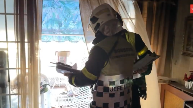 Imagen de una zona de la vivienda incendiada en Móstoles.