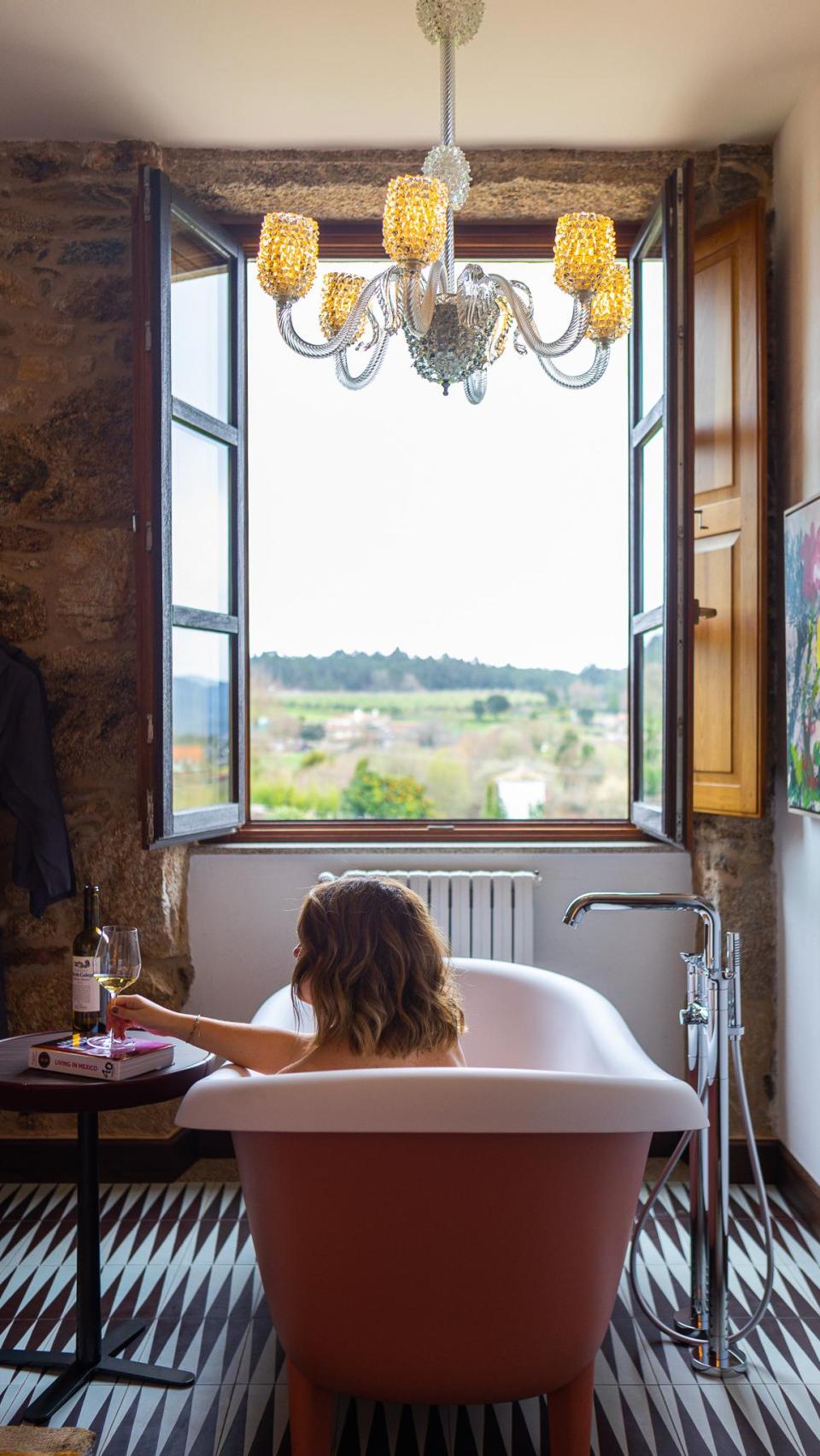 Bañera de las suites de Casa Beatnik.