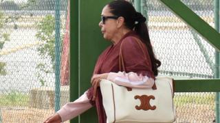 Isabel Pantoja en una foto en la calle