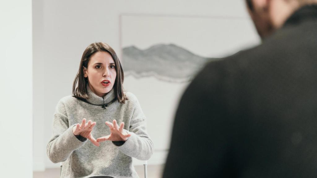Irene Montero, durante la entrevista concedida a EL ESPAÑOL. Fotografías de Nieves Díaz.