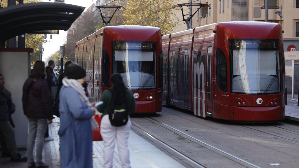Dos convoy de Metrovalencia, imagen de archivo. Efe / Ana Escobar