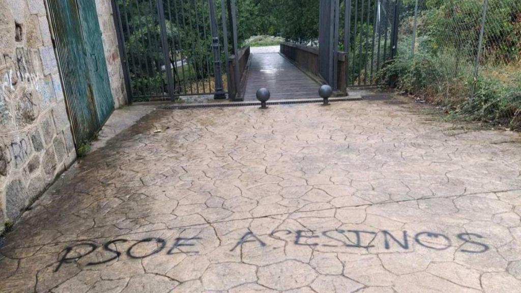 Insultos en una pintada