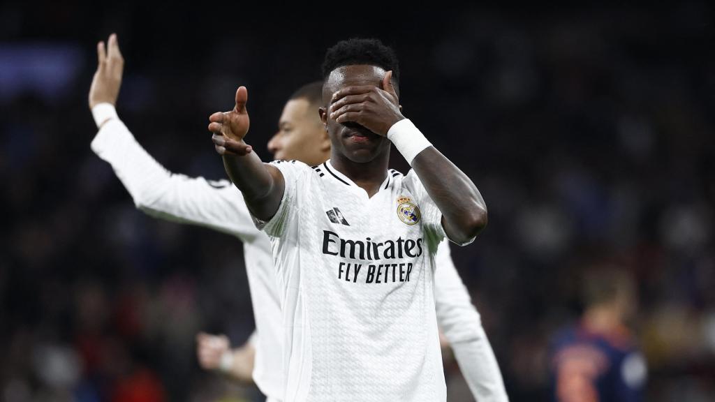 Vinicius celebra un gol con el Real Madrid