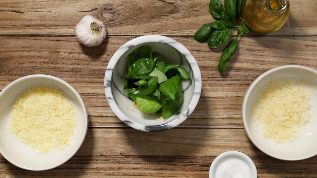 Ingredientes para la elaboración del pesto.