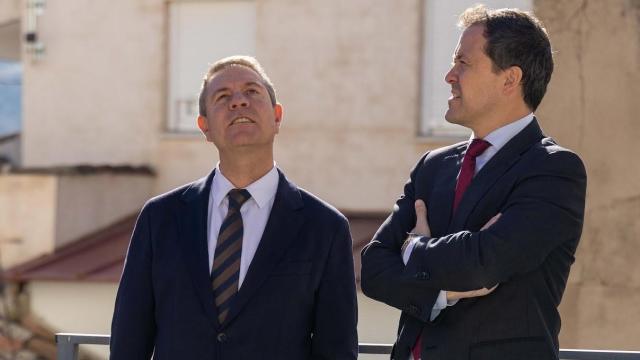 Emiliano García-Page y Carlos Velázquez, este miércoles en Toledo. Foto: Javier Longobardo.