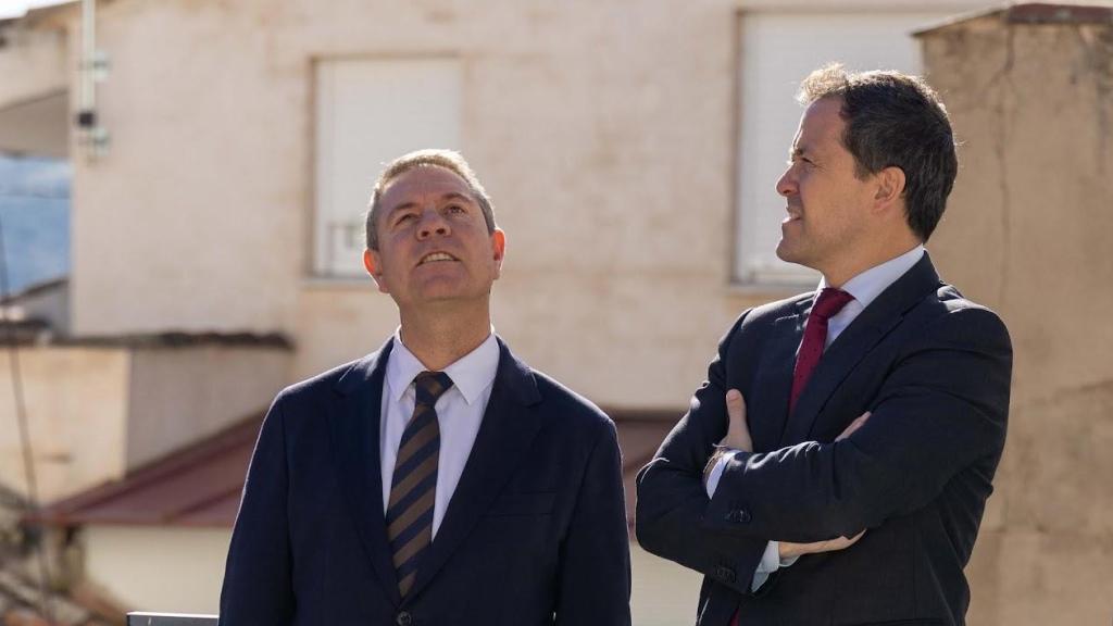 Emiliano García-Page y Carlos Velázquez, este miércoles en Toledo. Foto: Javier Longobardo.