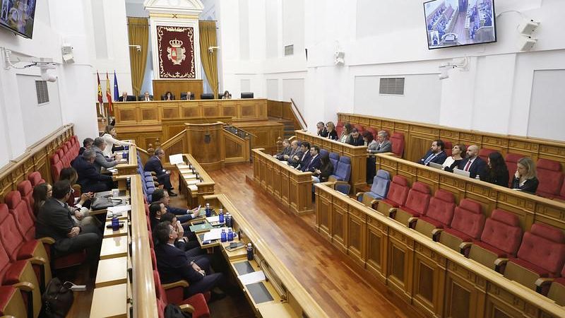 Reproches en las Cortes a cuenta de la lista de espera mágica en la Sanidad de Castilla-La Mancha