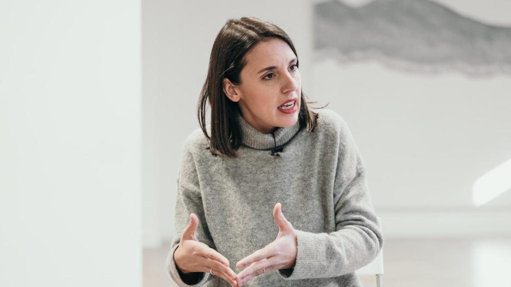 La eurodiputada y exministra de Igualdad, Irene Montero, durante la entrevista con EL ESPAÑOL.