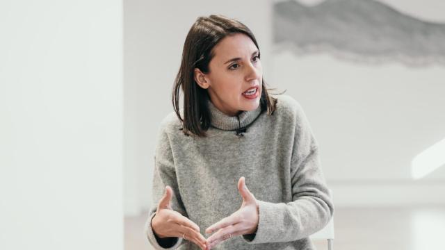 La eurodiputada y exministra de Igualdad, Irene Montero, durante la entrevista con EL ESPAÑOL.