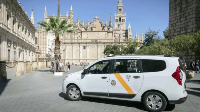 Imagen de archivo de un taxi en Sevilla