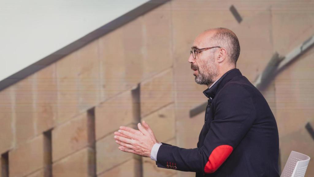 La llegada de los autobuses oruga puede solucionar la falta de frecuencias para conectar la localidad con el apeadero de Renfe.