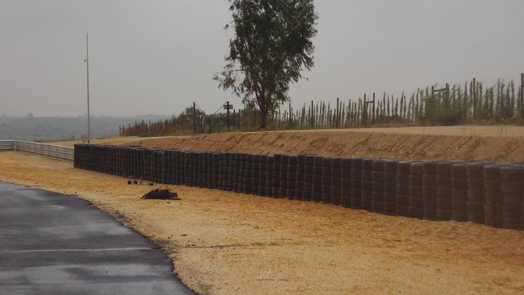 Los neumáticos se que se usan en el circuito de Monteblanco, Huelva.