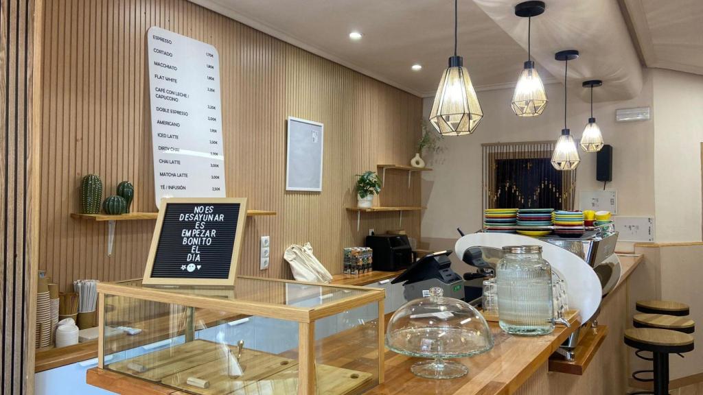 Zona de barra de la cafetería.