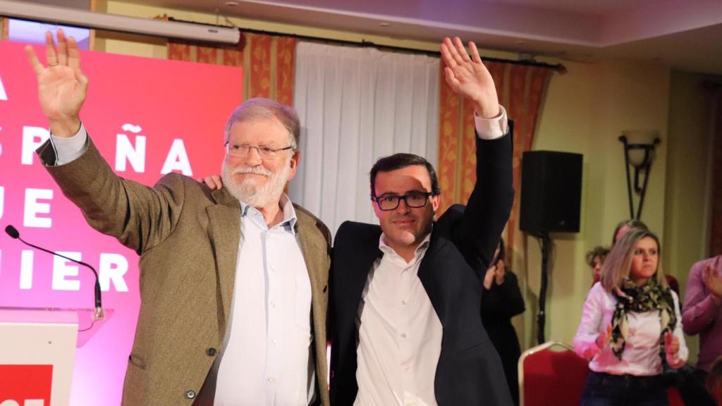 Gallardo, junto a Rodríguez Ibarra en un mitin del PSOE extremeño en 2019.