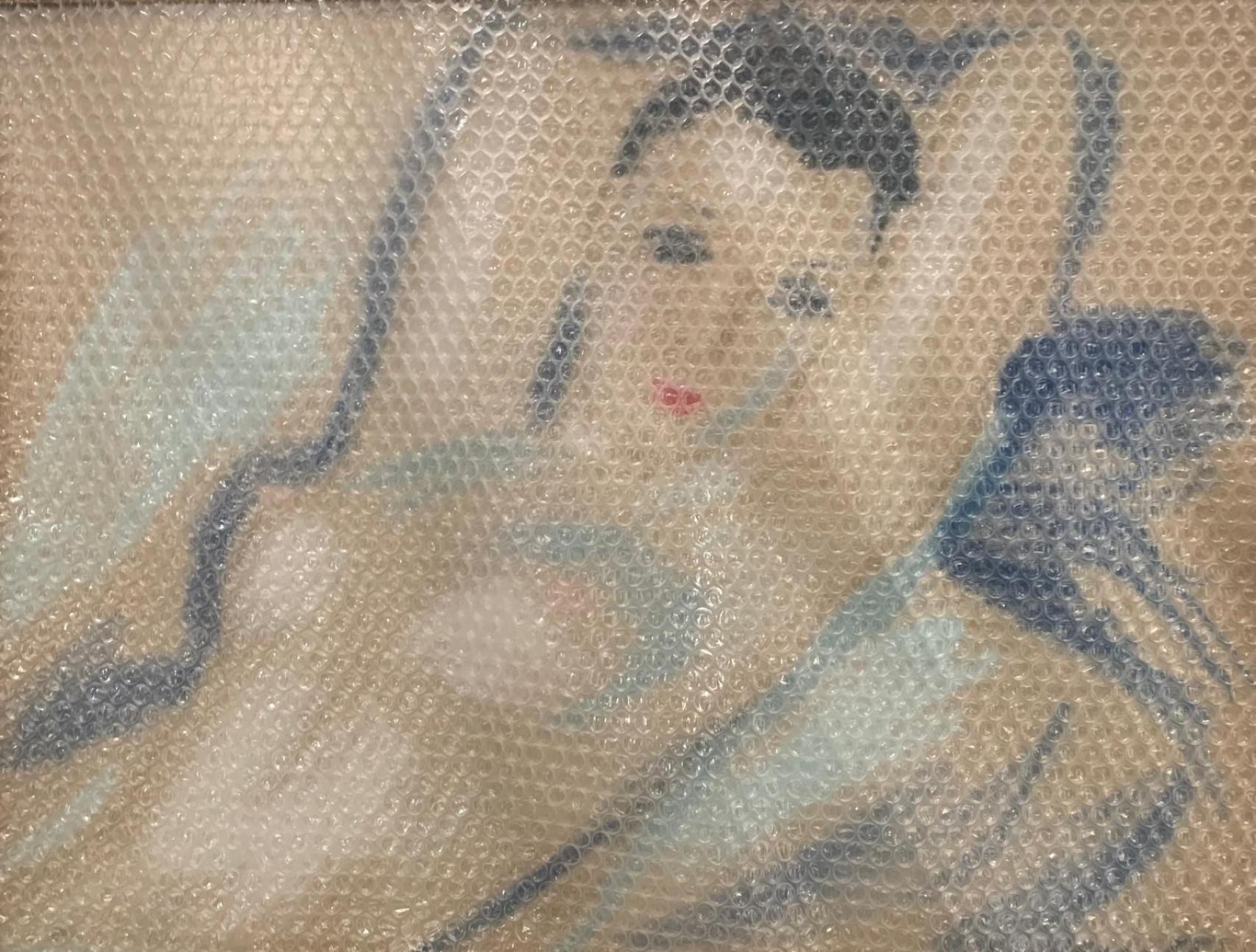 Obra de Eduardo García Benito envuelta en papel burbuja