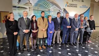 Carlos Mazón y la consellera Marián Cano, con representantes del sector turístico en Alicante.