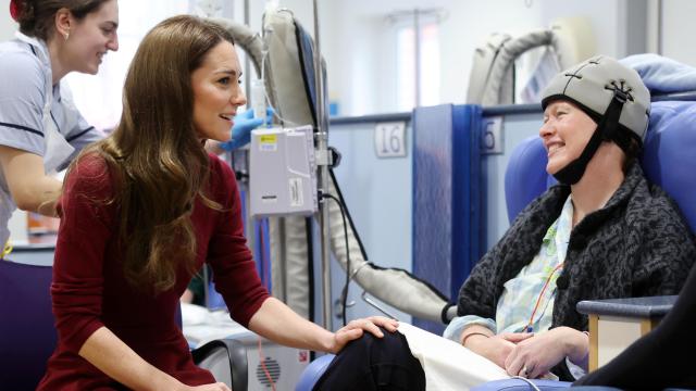 Kate Middleton en su visita al hospital Royal Marsden.
