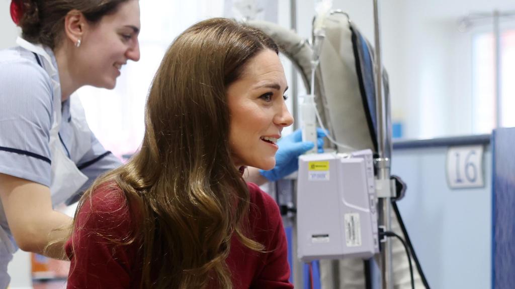 Kate Middleton en su visita al hospital Royal Marsden.