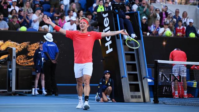 Davidovich celebra su triunfo frente a Mensik en el Open de Australia.