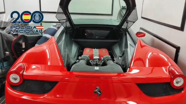 Un coche de lujo robado.