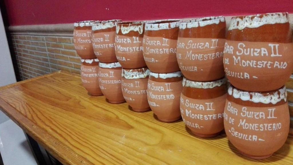 Los barrilitos de barro del Bar Suiza II