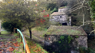 Ruta por los molinos de Gontade en la parroquia de Oia