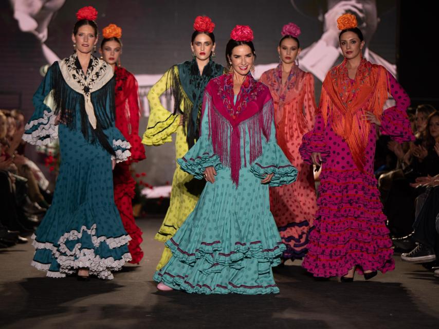 Algunos de los diseños de NOTELODIGO.