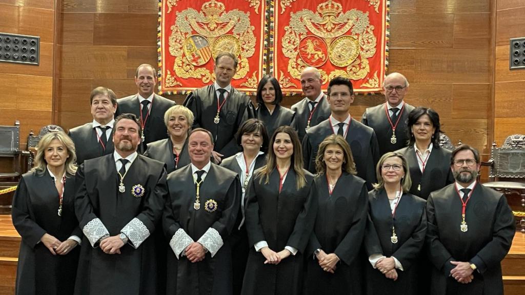 Junta saliente y entrante del Colegio de Abogados de Zaragoza