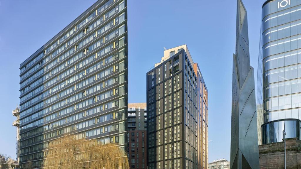 Exteriores del City Suites de Manchester