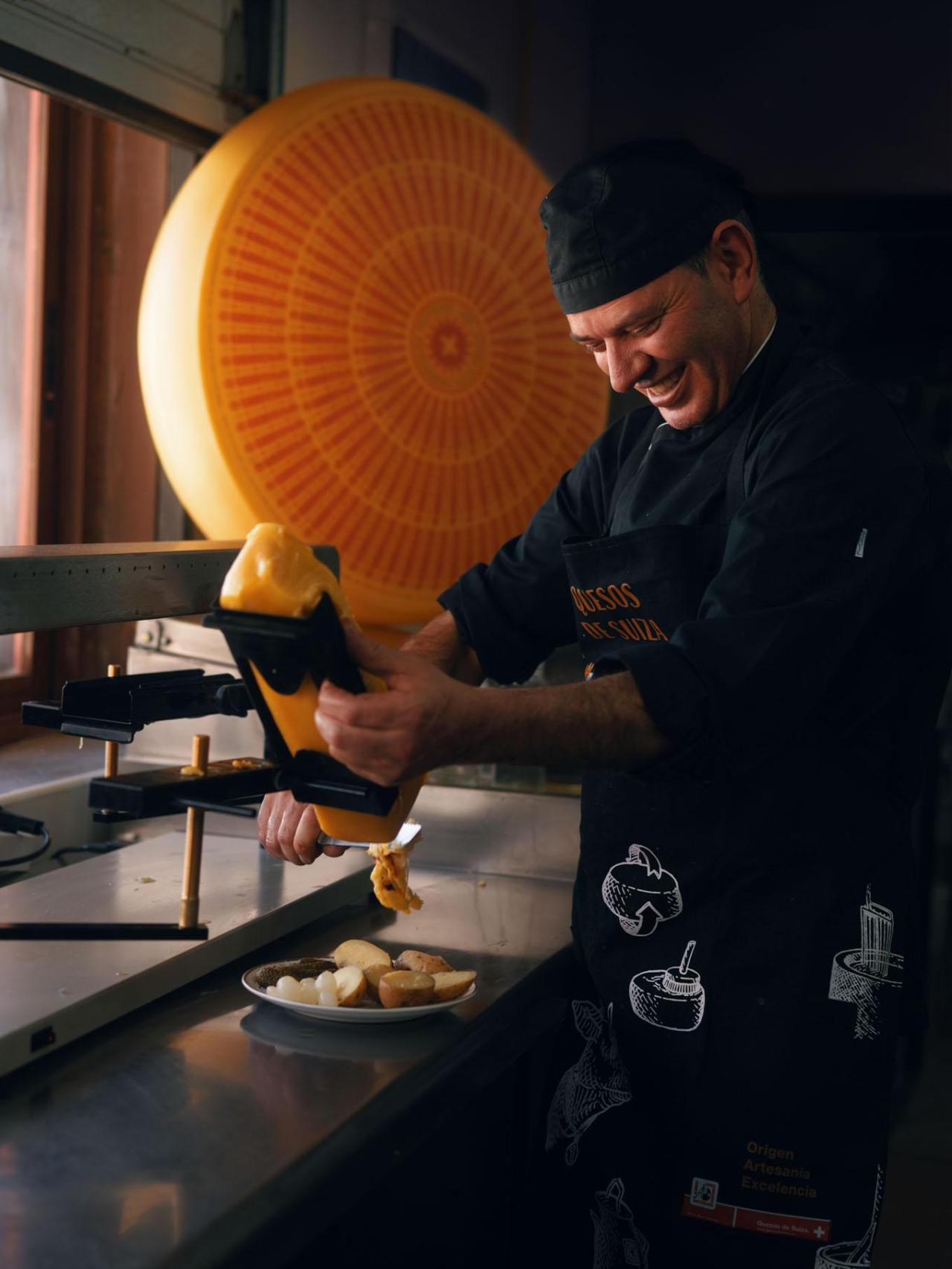 Uno de los chefs del restaurante.