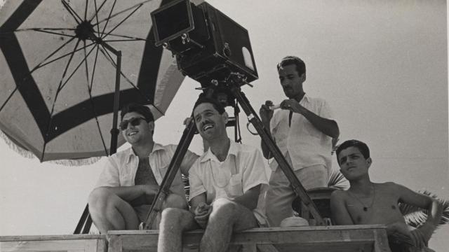 Luis García-Berlanga en el rodaje de 'Novio a la vista'. Foto: Filmoteca Española. ICAA. Ministerio de Cultura