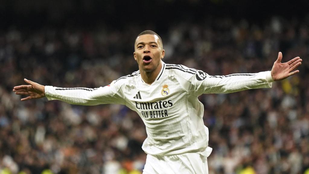 Kylian Mbappé celebra su segundo gol contra Las Palmas