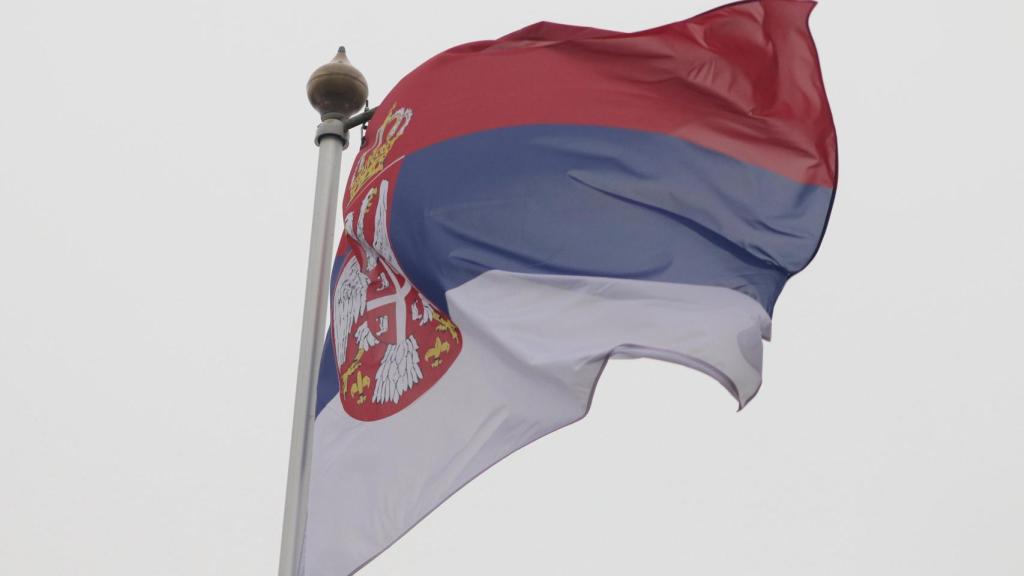 Bandera de Serbia.