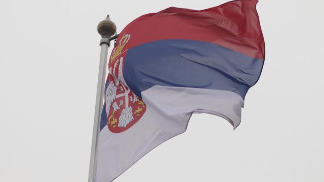 Bandera de Serbia.