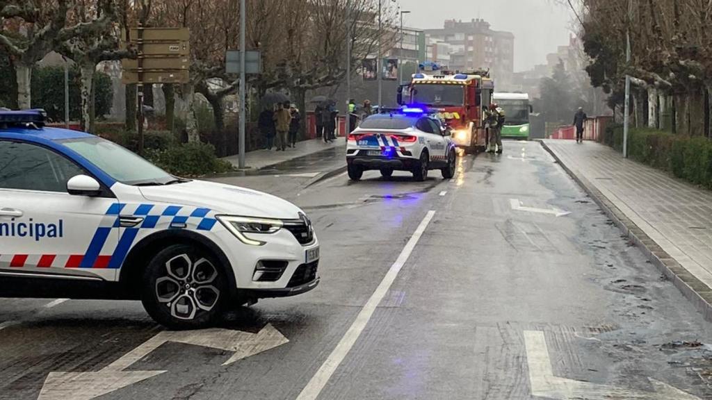 La Policía Local y los Bomberos de Valladolid trabajando en el lugar