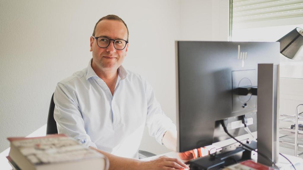 Jorge Gallardo, director de 'Espejo Público', prepara ya el programa del día siguiente.