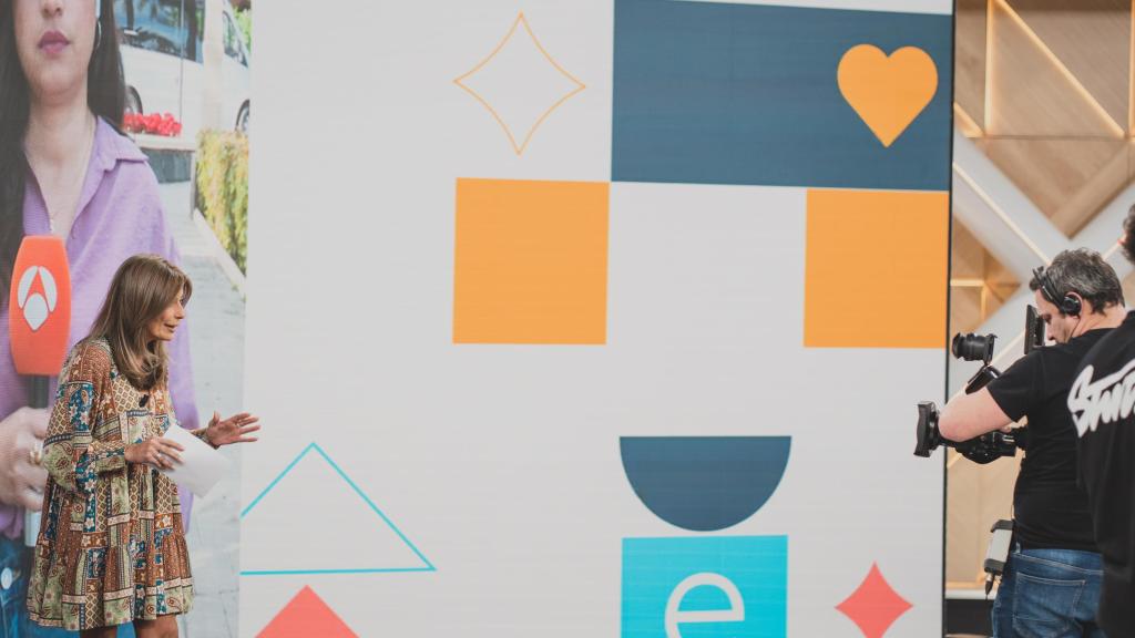 Gema López introduce 'Más Espejo Público', que empieza conectando con Gran Canaria.