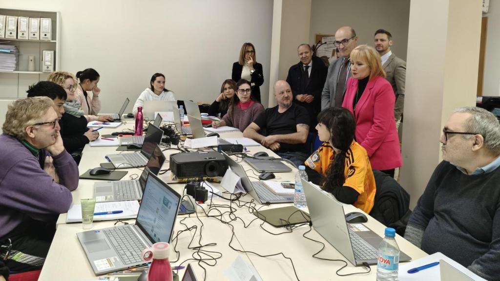 La consejera de Industria, Comercio y Empleo, Leticia García, ha visitado hoy en Zamora a los alumnos que participan en dos de los 75 cursos promovidos por el Servicio Público de Empleo de Castilla y León