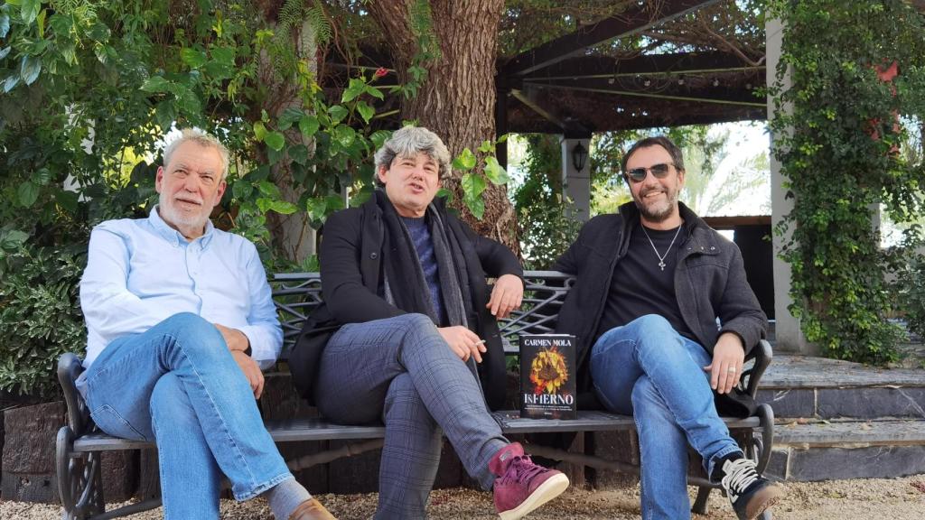 Los Carmen Mola en su última visita a las bodegas Casa Sicilia de Novelda.