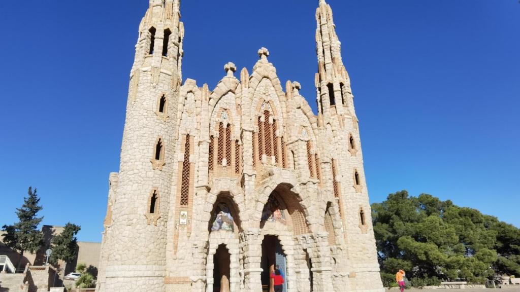 El santuario de santa María Magdalena, un icono de esta población en el corazón de la provincia de Alicante.