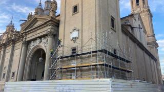 Andamios en la basílica del Pilar, este lunes.