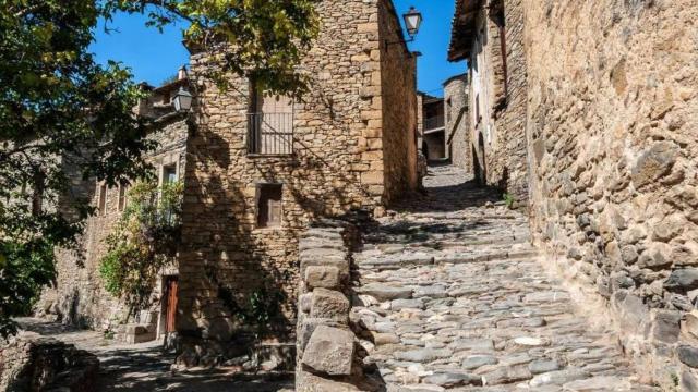 El pueblo medieval abandonado cerca de Zaragoza con más de 1.000 años de historia: perfecto para una escapada