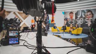 Susanna Griso y sus colaboradores, mientras se emite un vídeo en 'Más Espejo Público'