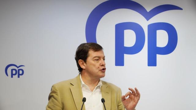 El presidente de la Junta y del PPCyL, Alfonso Fernández Mañueco, durante su intervención en la clausura de la Junta Directiva Autonómica del partido, este lunes