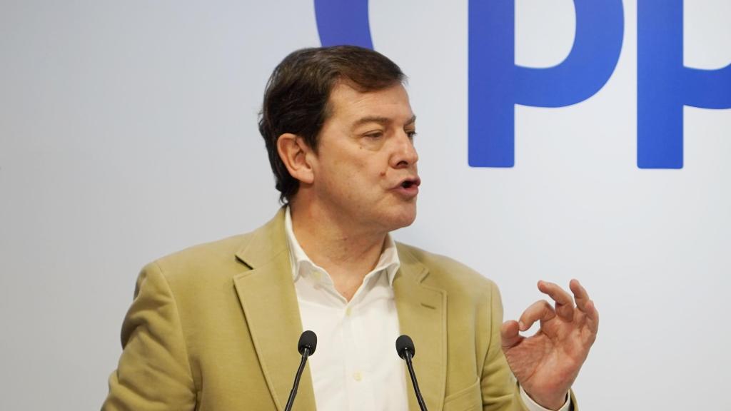 El presidente de la Junta y del PPCyL, Alfonso Fernández Mañueco, durante su intervención en la clausura de la Junta Directiva Autonómica del partido, este lunes