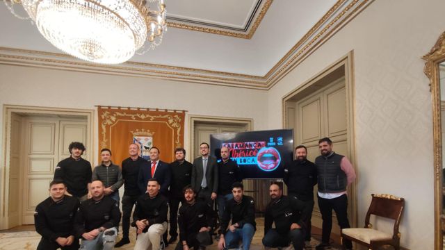 El concejal de Turismo, junto a los restauradores que representarán a Salamanca en Madrid Fusión