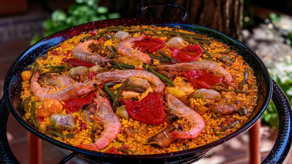 El azafrán es uno de los ingredientes clave de la paella.