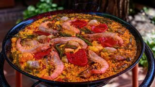 El azafrán es uno de los ingredientes clave de la paella.